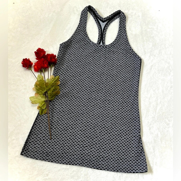 Lululemon Cool Racerback Nulu Tank Top - Size 4 - Picture 1 of 7